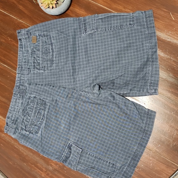 IZOD Navy Plaid Cargo Shorts (0778) - Picture 2 of 6